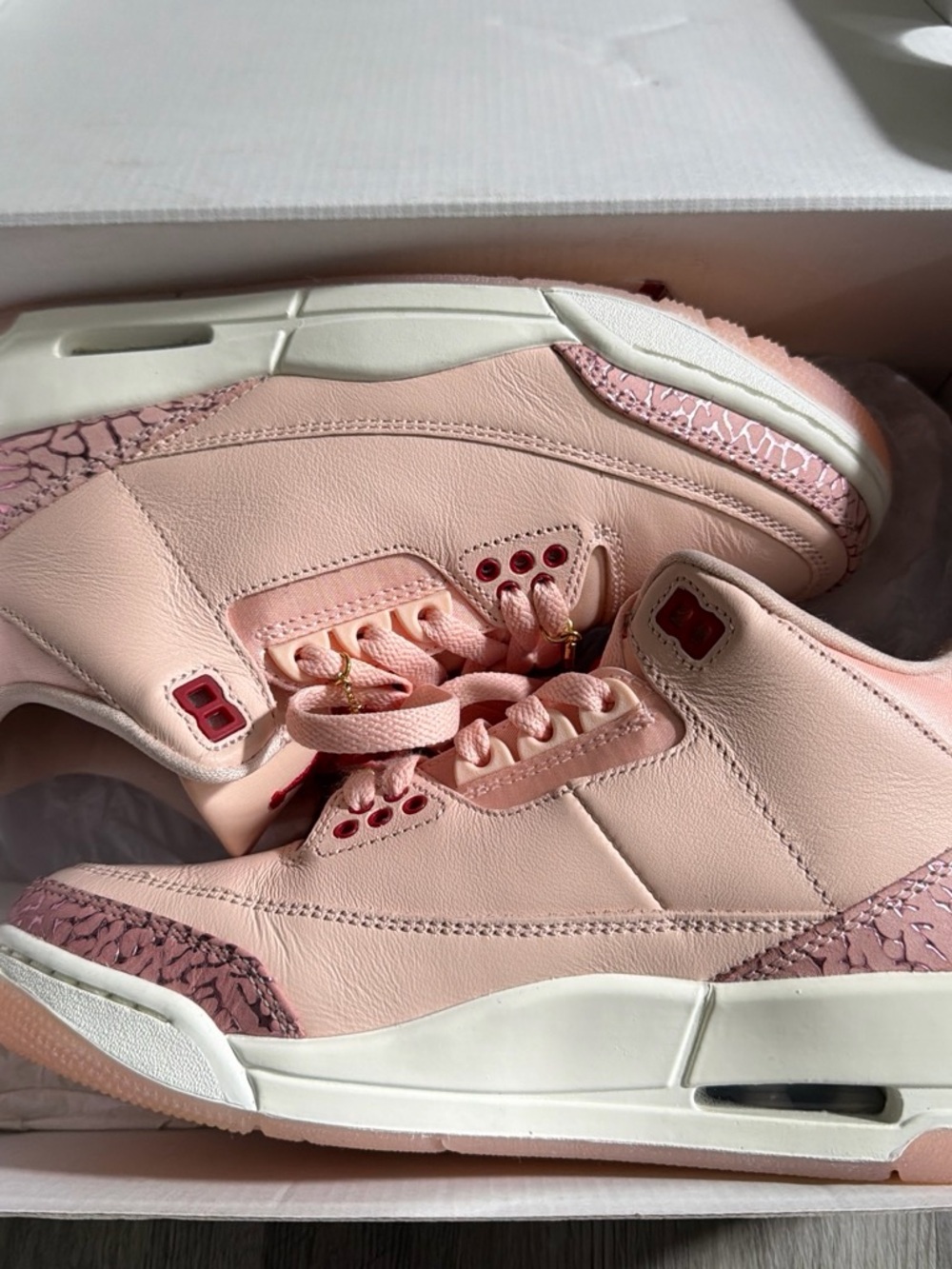 WMNS Air Jordan 3 Retro VDAY